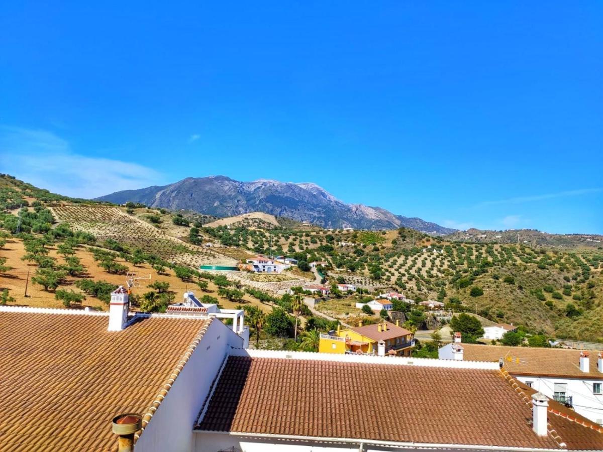 Casa Amplia Con Terraza En La Vinuela Villa Eksteriør bilde